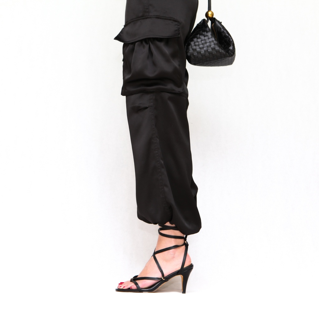 Cinder | Black