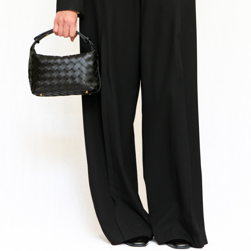 Oasis | Black
